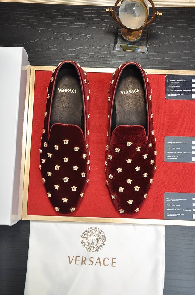Factory Price P Versace Full Cow Lining Versace Counters Simultaneously Launched