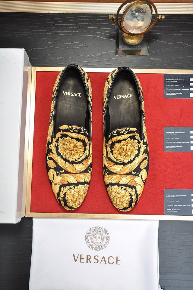 Factory Price P Versace Full Cow Lining Versace Counters Simultaneously Launched