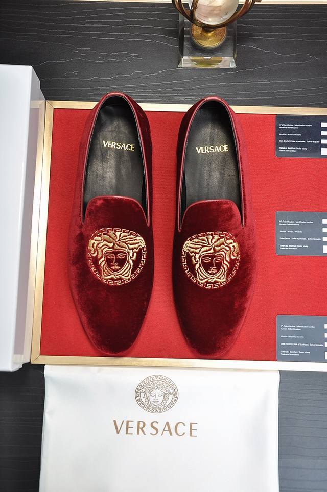 Factory Price P Versace Full Cow Lining Versace Counters Simultaneously Launched