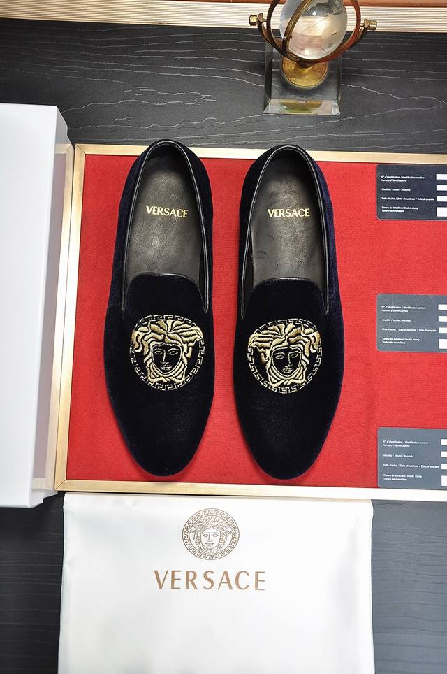 Factory Price P Versace Full Cow Lining Versace Counters Simultaneously Launched