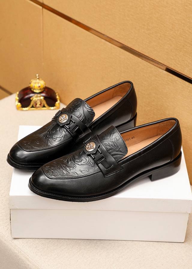Product Trademark Versace Versace Casual Leather Shoes Standard Size: 38-44 45.4