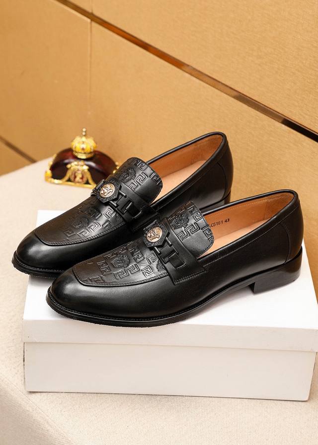 Product Trademark Versace Versace Casual Leather Shoes Standard Size: 38-44 45.4