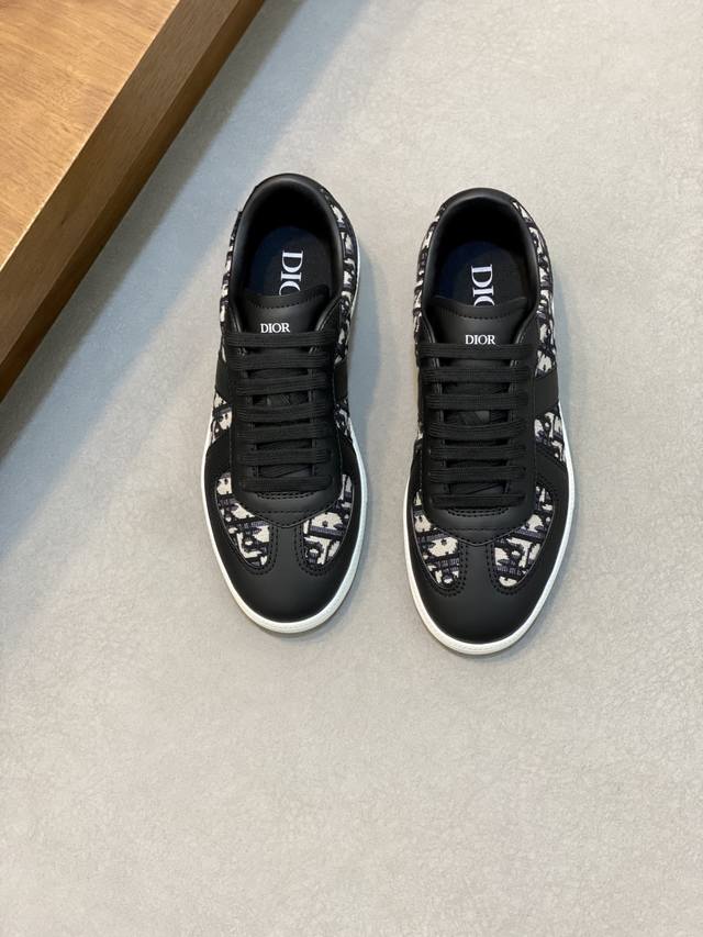 dior's New Casual Sneakers Define Your Fashion Steps. Boldly Using Innovative