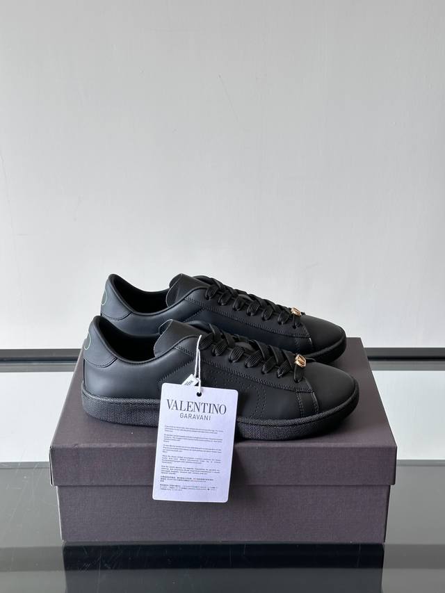 Factory Price P Real Price Valentino 2025 Valentino New Simple White Shoes Can B