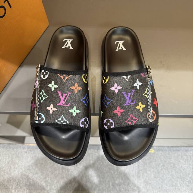 Size 38-46 Lv High-End Men's Summer Slippers Classic Old Flower Series One-Line