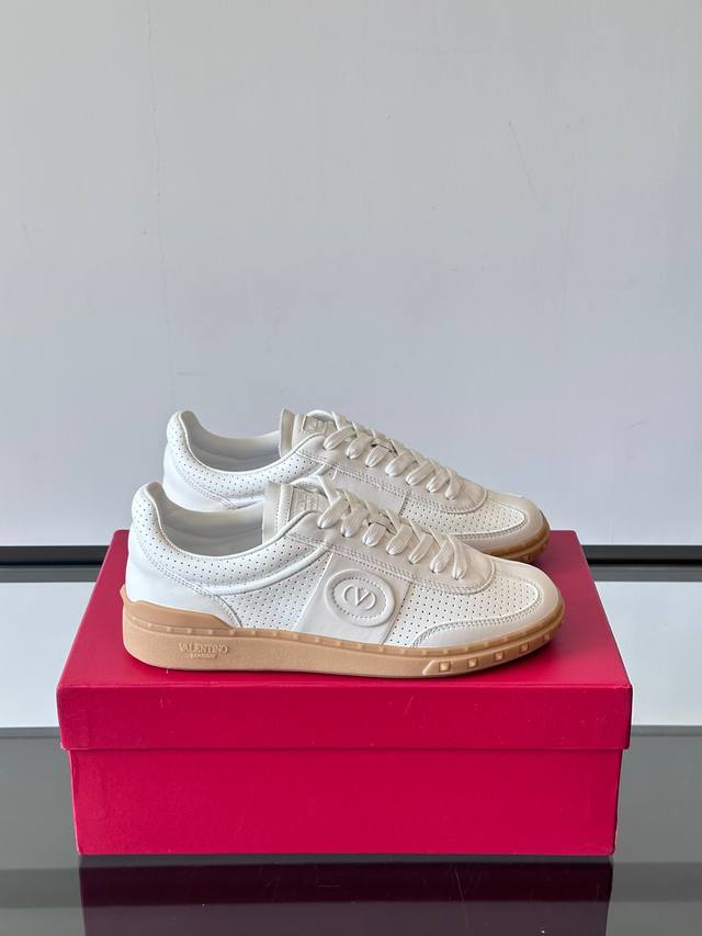 valentino Garavani Upvillage Couple Style Low-Top Sneakers Screen-Printed Val