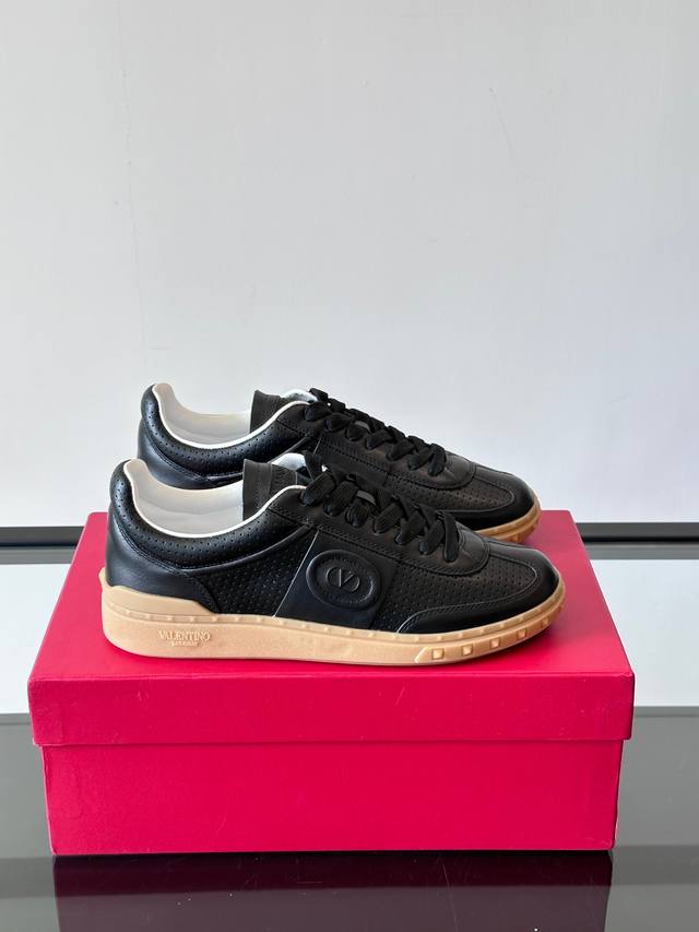 valentino Garavani Upvillage Couple Style Low-Top Sneakers Screen-Printed Val