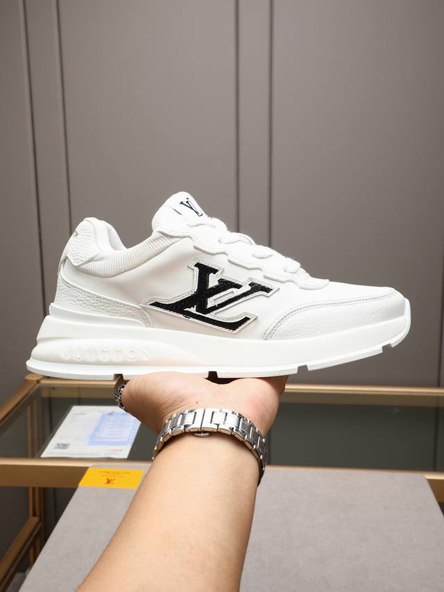 louis L's Thick-Soled Casual Sneakers . Smooth Cowhide Leather Is Used To Cre