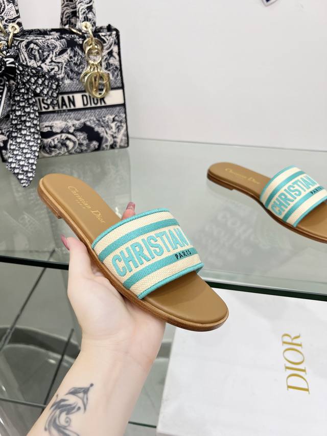 24 New Dio Embroidered Sandals In Jelly Color This Dway Sandal Is A New Produ