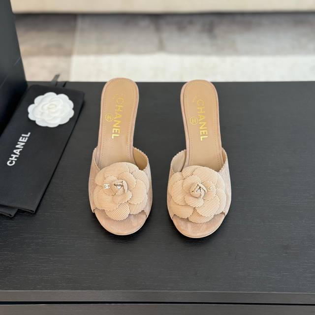 chanel 24B New Camellia Series Sandals It's Hard Not To Love The Beautiful Ca