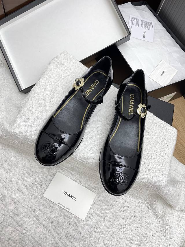 Purchasing Chanel Xiaoxiang 25 A Spring And Summer New Color Matching Round Head