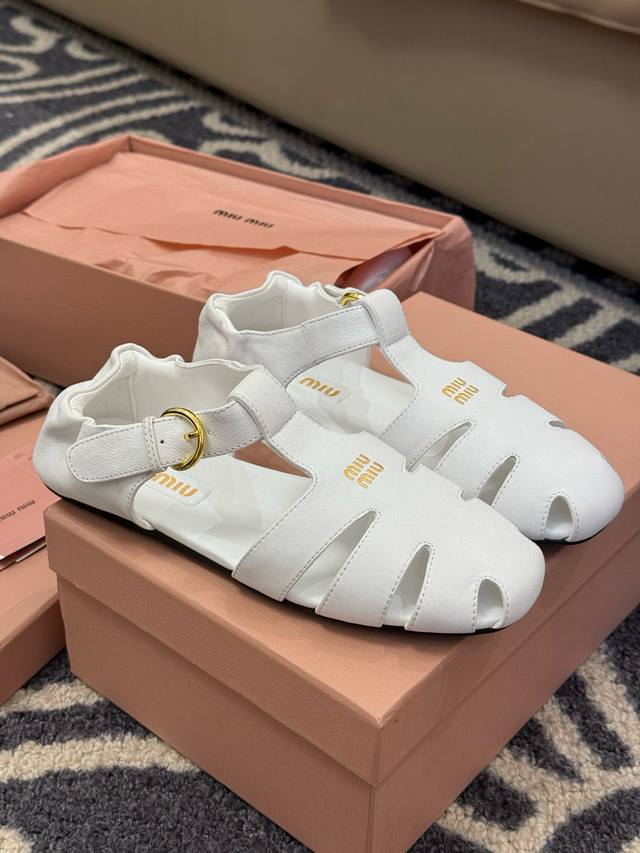 Purchasing Level Miu Miu Hollow Woven Pig Cage Shoes Woven Sandals Miu Mi*2025 S