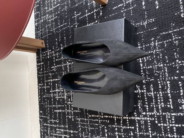 Purchasing Level Ysl 25Ss New Spring And Summer Saint Laurent New Pointed Flat S