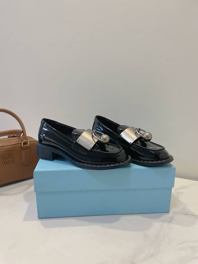 prada The New Prada 25Ss Is So Cool A Pair Of Main Shoes That Appeared In Maj