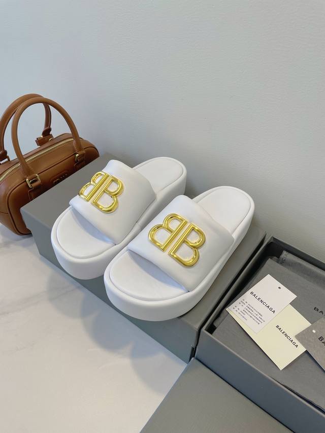 balenciaga Balenciaga Classic Elements Fresh Bread Shoes With Uninhibited Fee