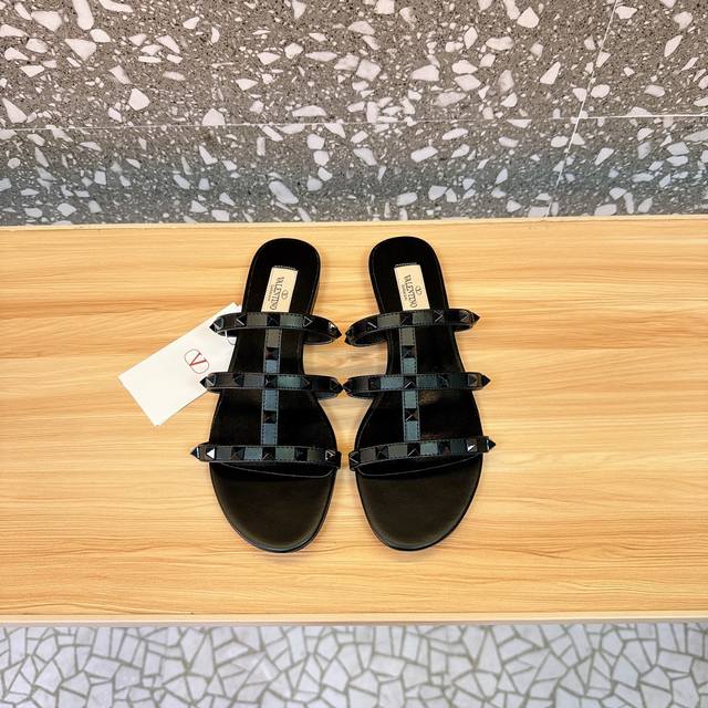 valen**Tino's Popular Thick-Heeled Sandals Instantly Beat All Versions On The