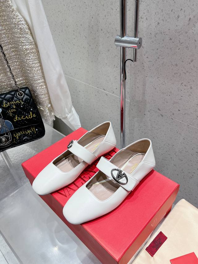 Leather Diamond Valentino Valentino 25Ss New Single Shoes High Heels Thick Heel