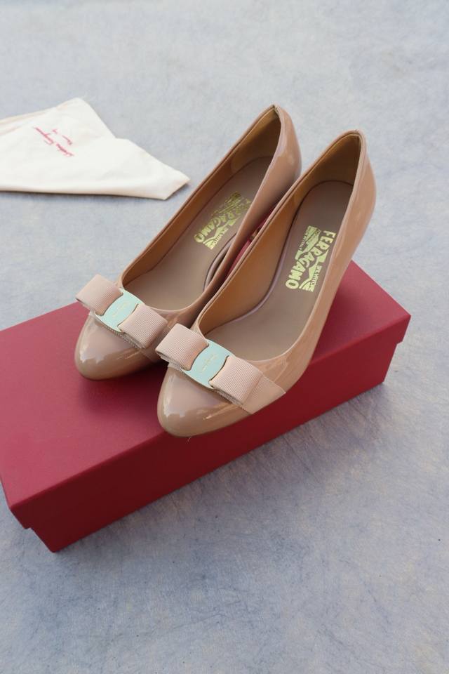 Instant Price: Leather Sole + 40 Salvatore Ferragamo Ferragamo Sf Classic Style