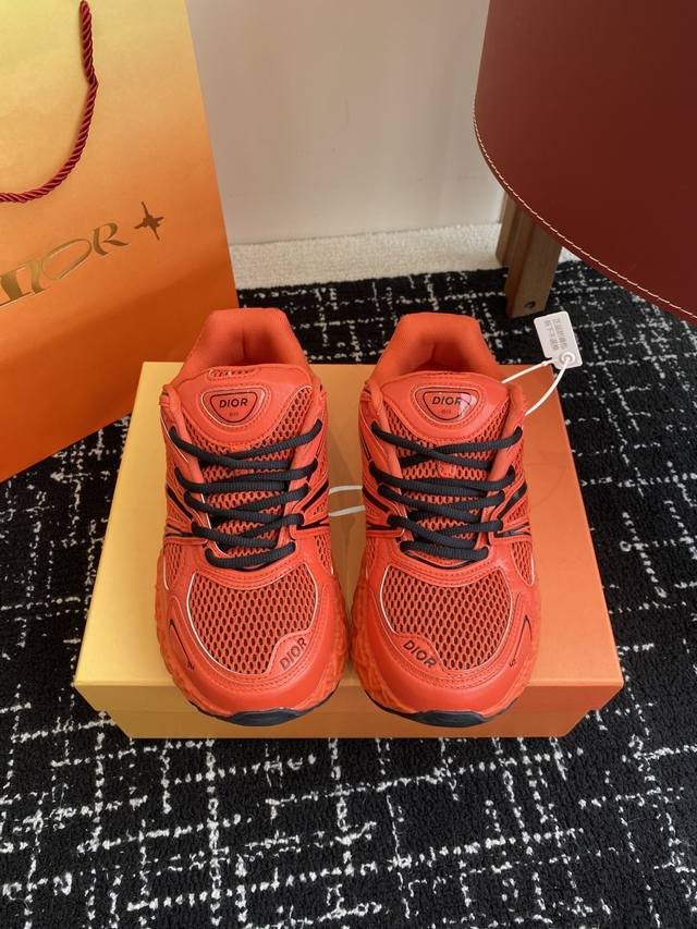 Purchasing-Level Couple Model Dior X Kaws Dior Joint Model B35 Capsule Couple Mo
