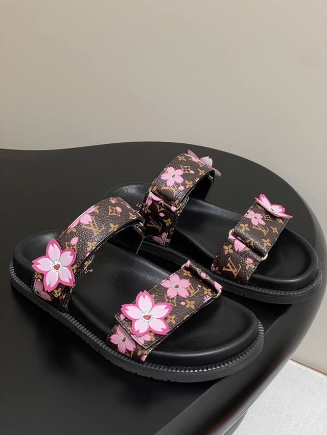 25Ssnew Spring/Summer Louis Vuiteeon Lv X Tm Lv Sunset Comfort Flat Sandals M