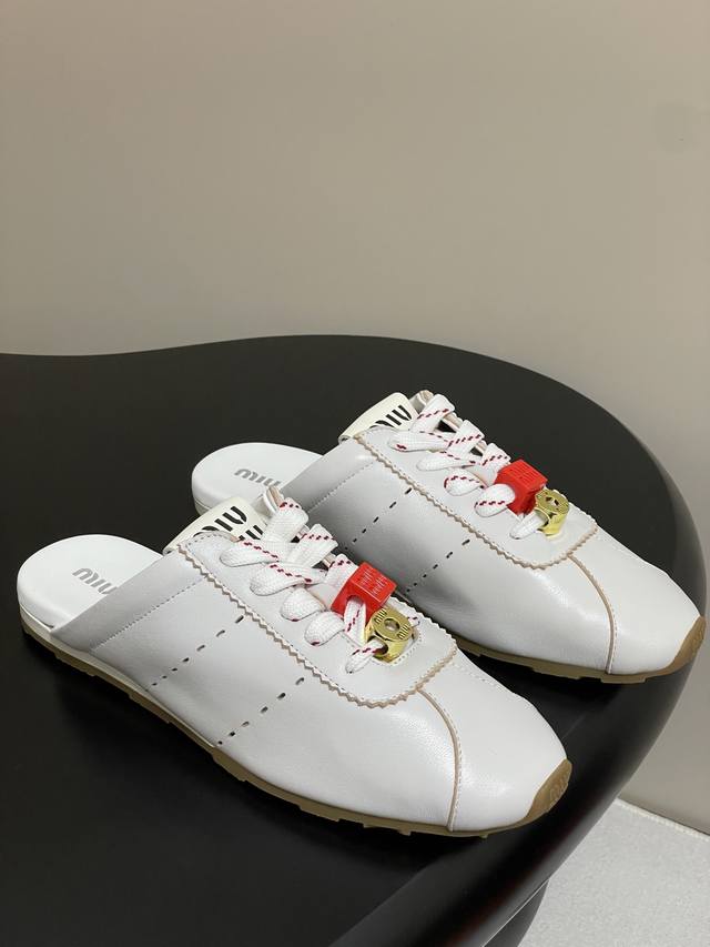 miumiu Miu Miu 25Ss Early Spring New Catwalk New Slip-On Lazy Shoes German Tr