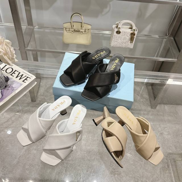25Ss New Spring And Summer Prada Triangle Logo Nappa Sheepskin Slippers Cross