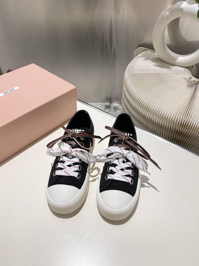 Factory Spring And Summer Catwalk Model Miuimiui Loafers Simple Partition Design