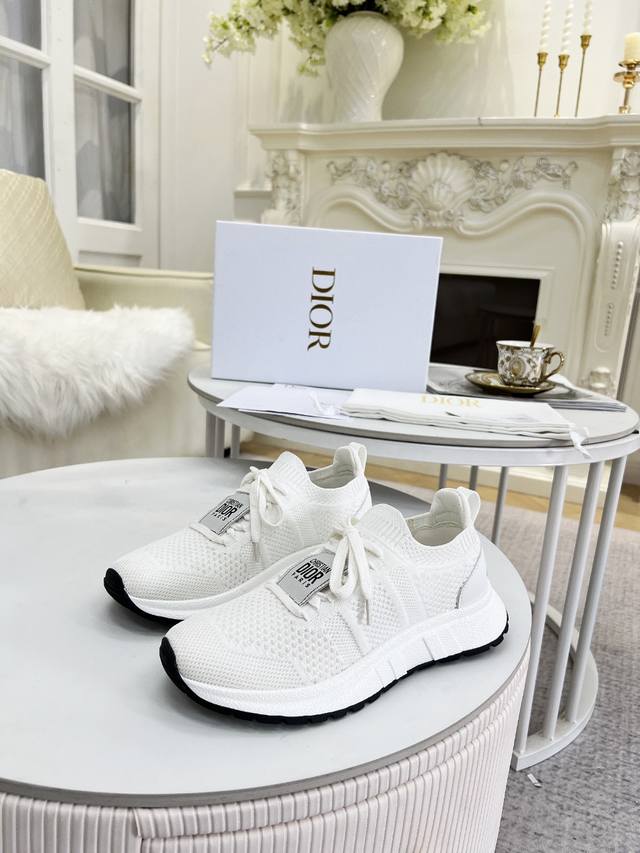 2025Dior Dior Autumn And Winter New Products Fashion And Trend Coexist Flying