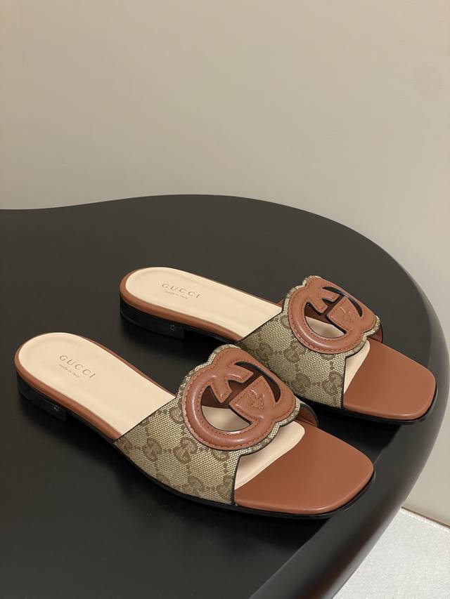 25Ss New Spring And Summer Gucci Double Hollow Block Heel Sandals In The Late