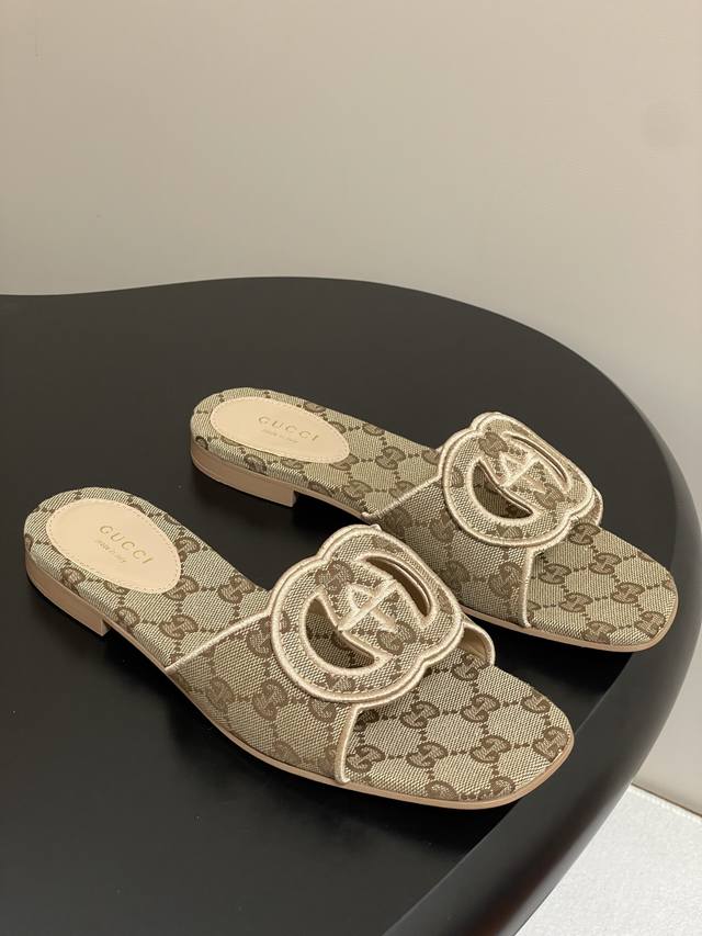 25Ss New Spring/Summer Gucci Double Hollow Flat Sandals In The Latest Candy C