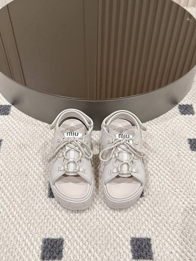 Size 35-40 Miumiu 2025 New Thick-Soled Drawstring Sandals Have Become The Focus