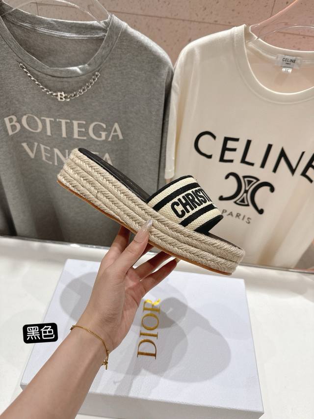 The Latest Wedge Heel Slippers Are Original And Of Top Quality. Fashion Bloggers
