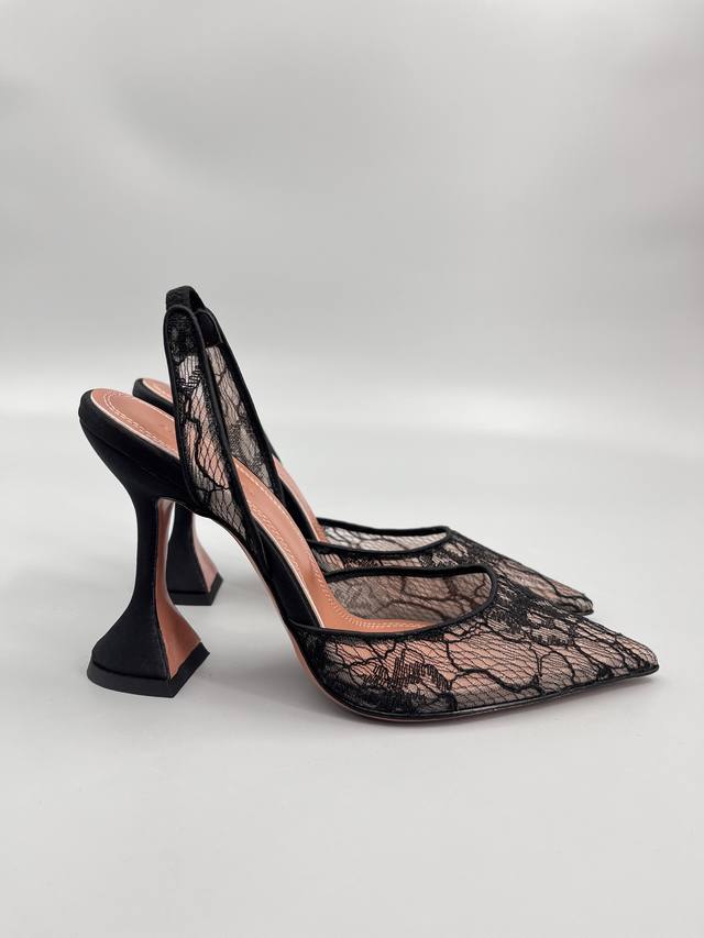 25Fw Fashionable Catwalk Style Patent Leather And Silk Fabric Are Delicate An