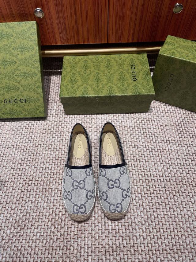 gucci 2025Ss New Women's New Fisherman Shoes. This Shoe Is Made Of Beige And