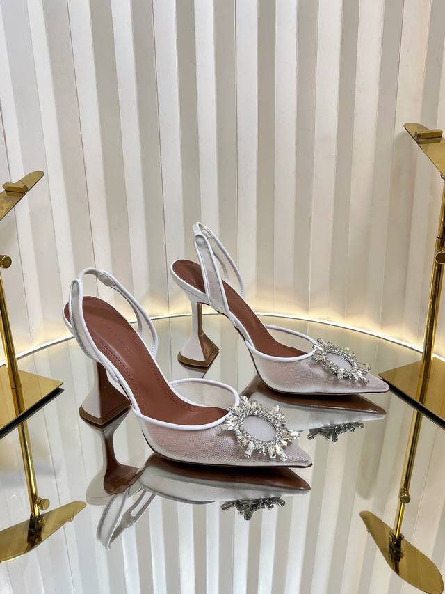 amina Muaddicinderella's Crystal Shoesit Doesn't Matter If There Is No Prince