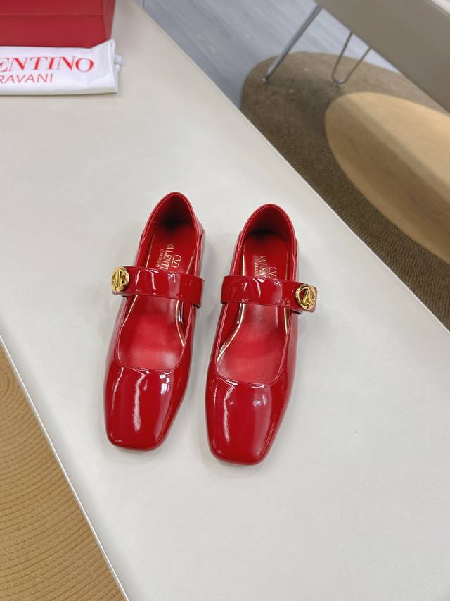 valentino Garavabi New V-Buckle Ballet Flats Factory Price Pp Crystal Hot Dia