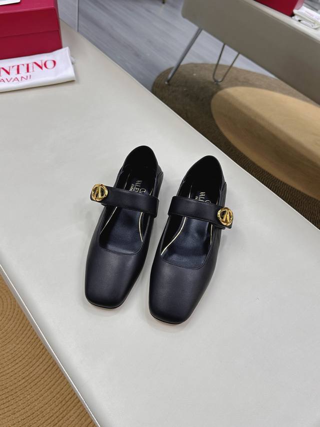 valentino Garavabi New V-Buckle Strap Ballet Flats Factory Price Pp Crystal H