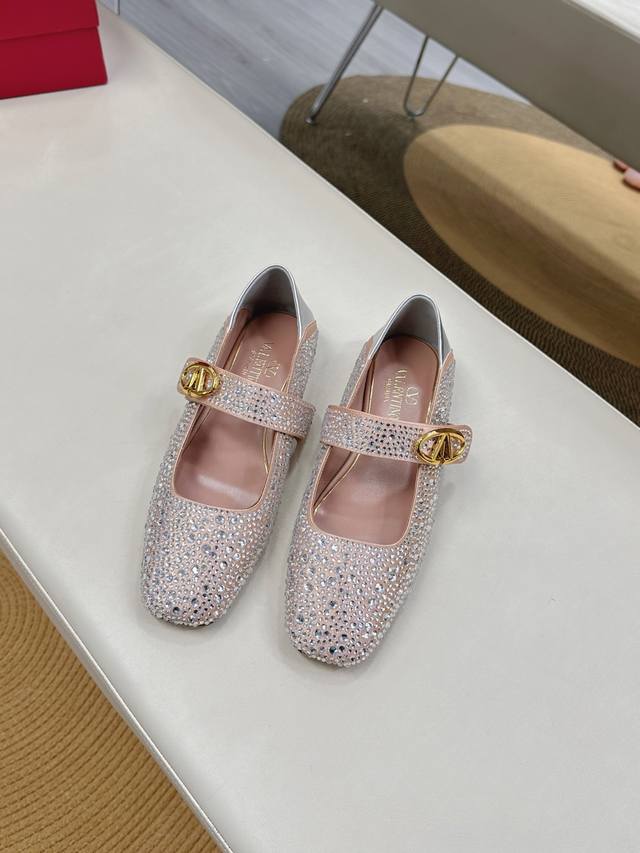 valentino Garavabi New V-Buckle Ballet Flats Factory Price Pp Crystal Hot Dia