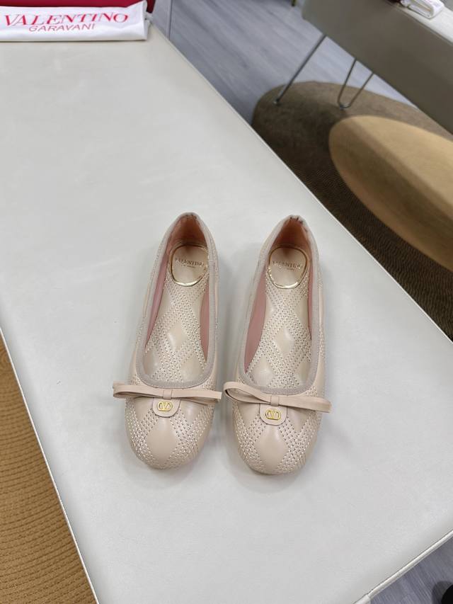 Top Version - Leather Sole Valentino Garavani Vlogo Cut-Out 25 Early Spring Diam