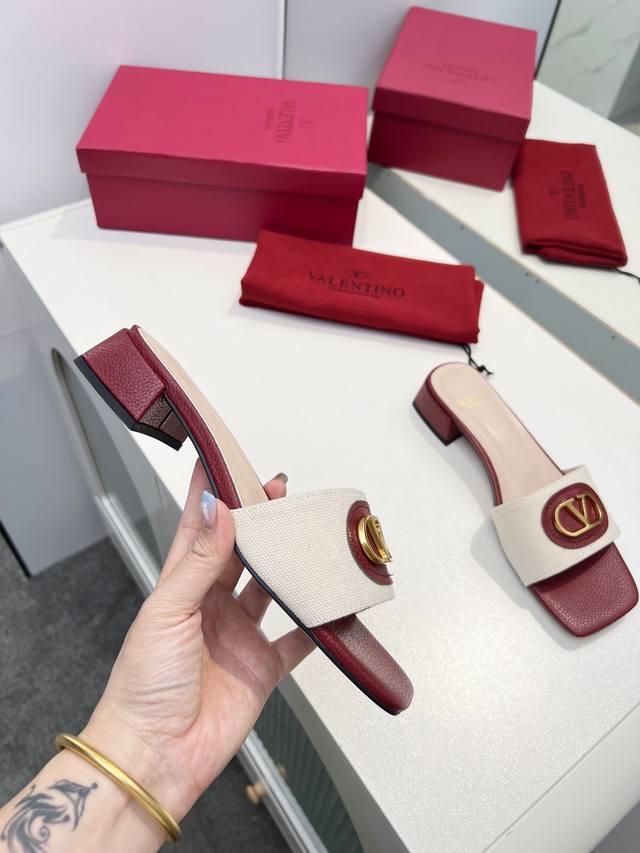Leather Sole 251 Valentino Big V Buckle Slippers Counter Latest Series Highest V