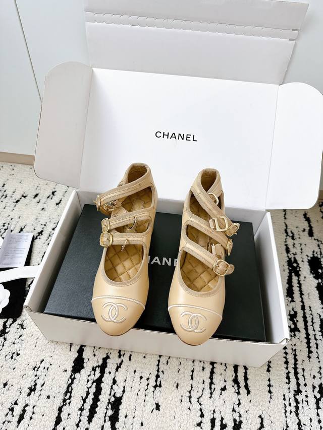 Purchasing Agent Level Factory Chanel 25 A Spring And Summer Milan Catwalk Model