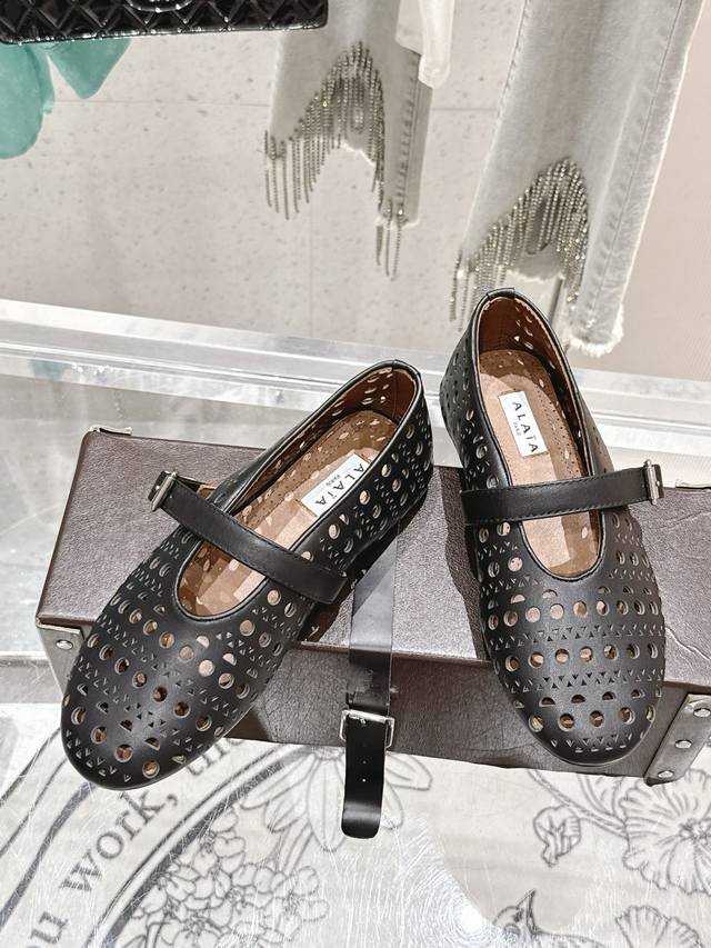 Alaia New Retro Hollow Cowhide Mary Jane Shoes Ballet Shoes Full Of Girlish Styl