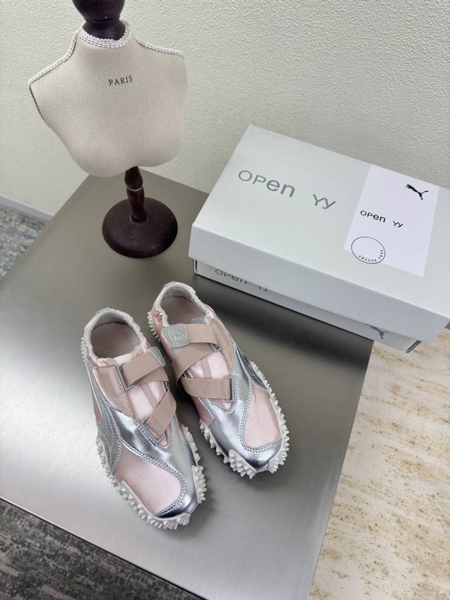 open Yypuma Is A Very Attractive Shoe Model Silver Powder Design And Style: I