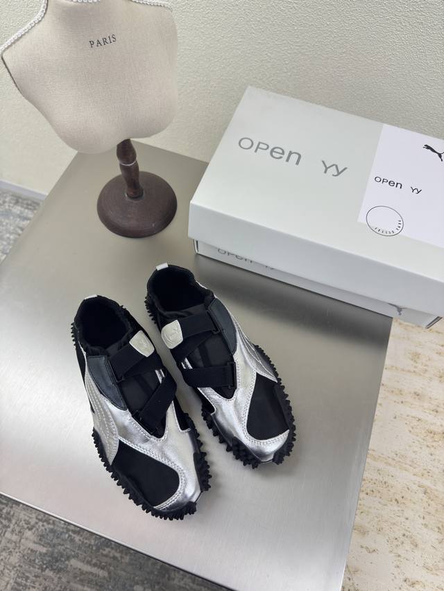 open Yy Puma Is A Very Attractive Shoe Model Silver And Black Design And Styl