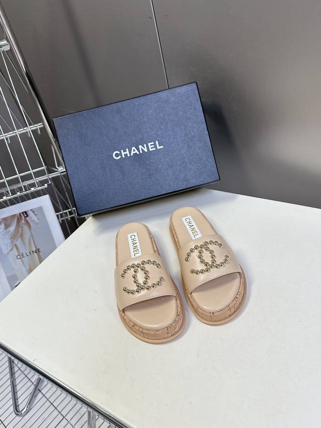 chanel Chanel Spring And Summer Beach Thick-Soled Double C Slippers Named By