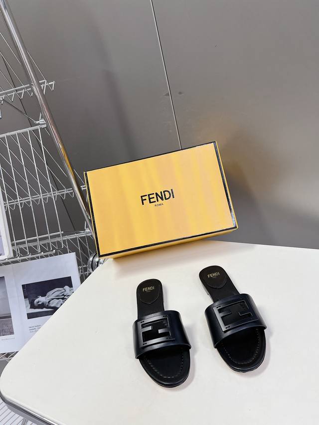 fendifendi Classic F Buckle Slippers Cabinet Versionf Family Is Really More A