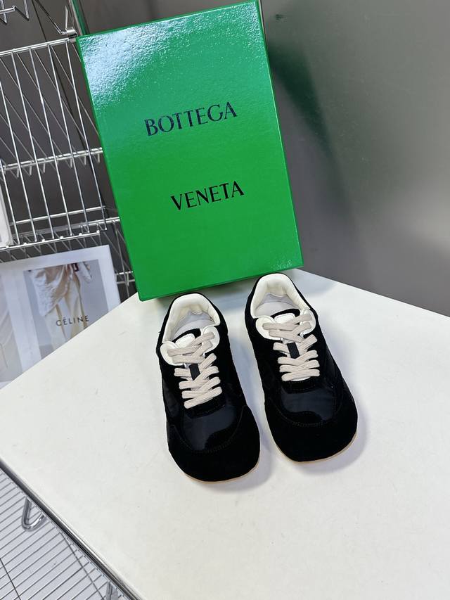 bottega Veneta Bv Bottega Veneta Couple's Pair Of Forrest Gump Shoes, Dexter
