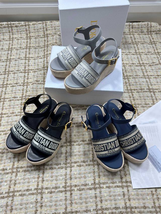 Height-Enhancing Style Dior 25Ss Summer High Version New Sandals. Simple And Ver