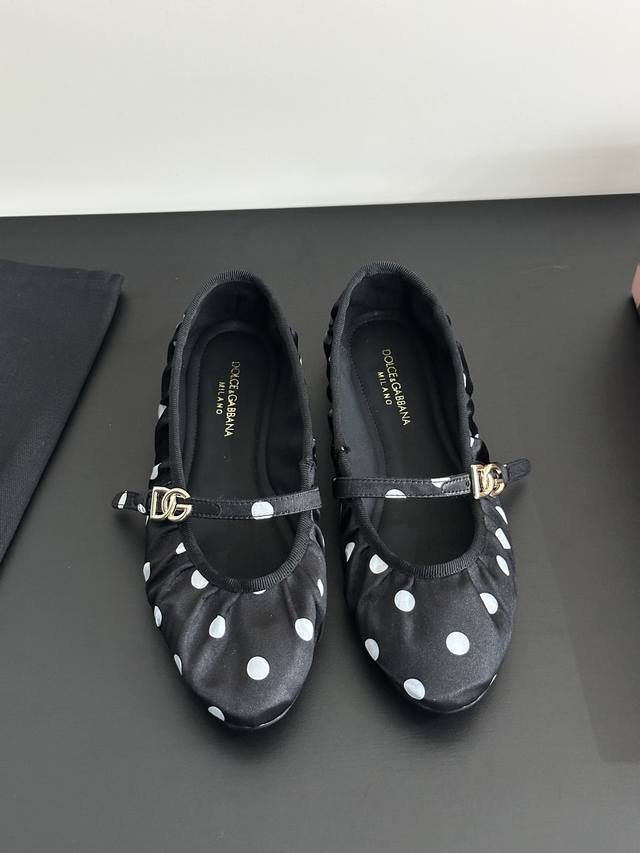 New Polka Dot Ballet Shoes For Everyday Elegance Based On The Classic Shoe Shape