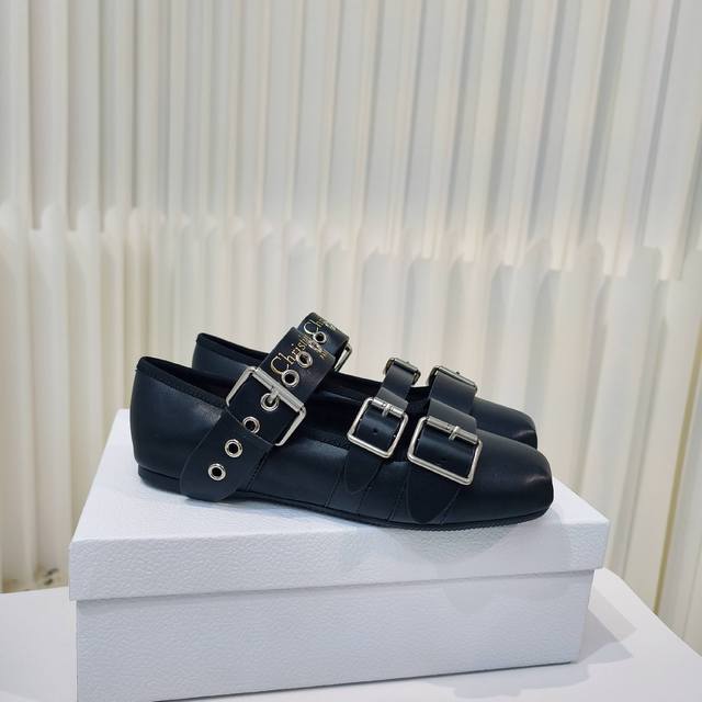 Factory Price Pp 2025 D's Early Spring Flat-Heeled Buckled Shoes. This Pair Of C